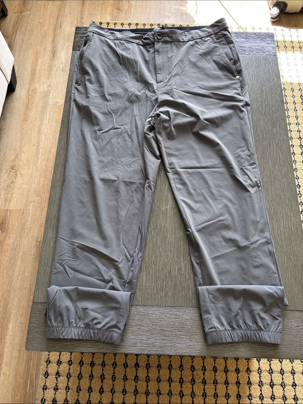 The Vuori Fleet Travel Jogger Gray Size XL EUC